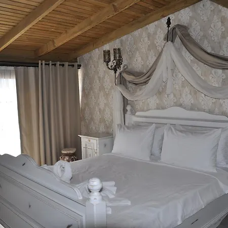 Ra * Altinova (Ayvalik)